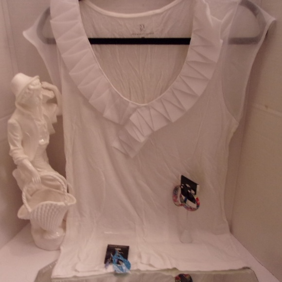 LG NY&CO TOP, 2 NWT EARRINGS. K6 - Picture 7 of 8